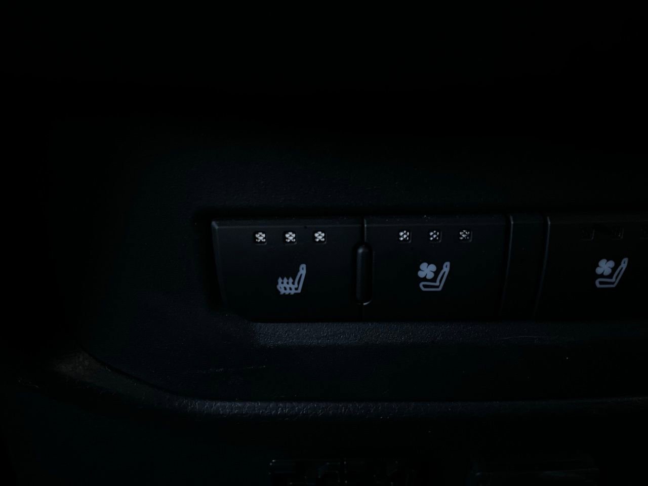 Used 2023 Toyota Tundra Platinum image 16