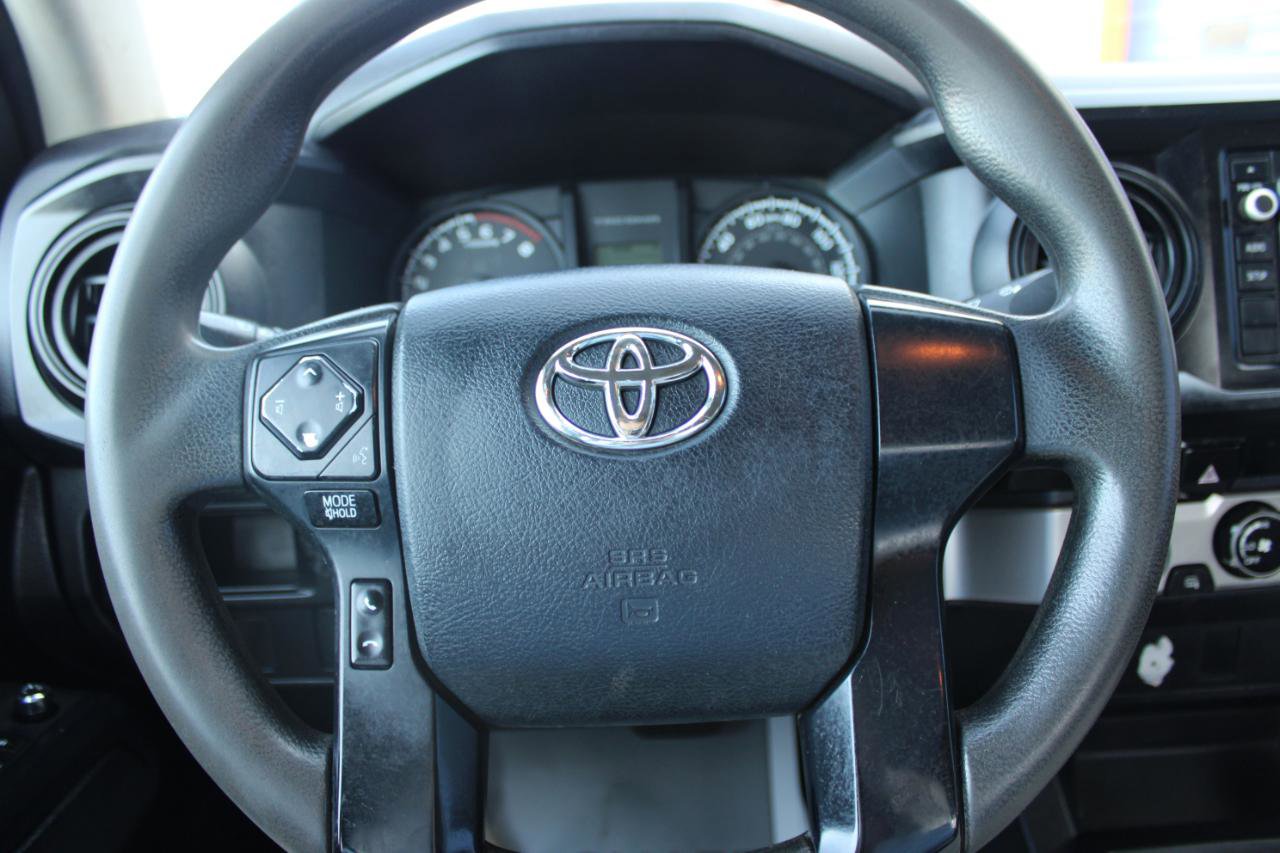 Used 2016 Toyota Tacoma SR image 18