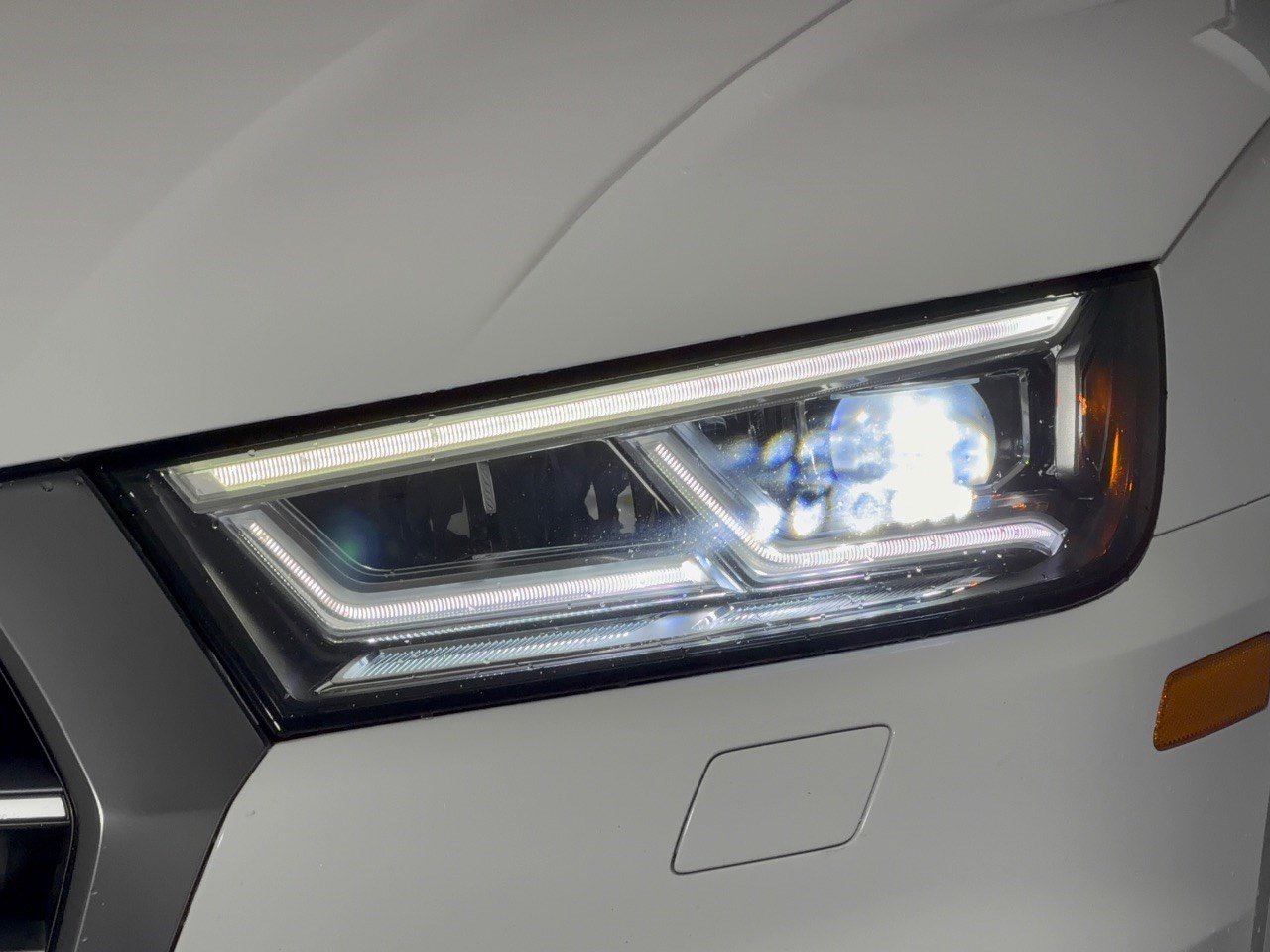 Used 2018 Audi Q5 2.0T Premium Plus w/ Premium Plus Package AWD/4WD image 12