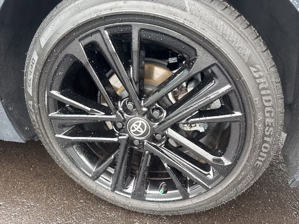 Used 2025 Toyota Camry SE image 11