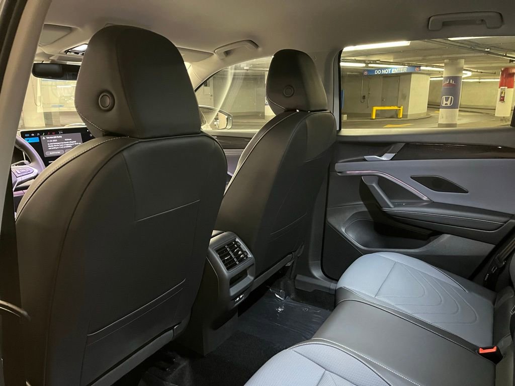 New 2026 Volkswagen Tiguan SE FWD image 22