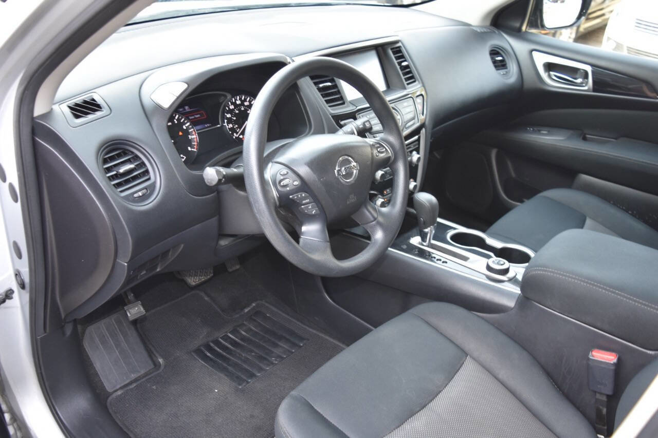 Used 2017 Nissan Pathfinder S image 26