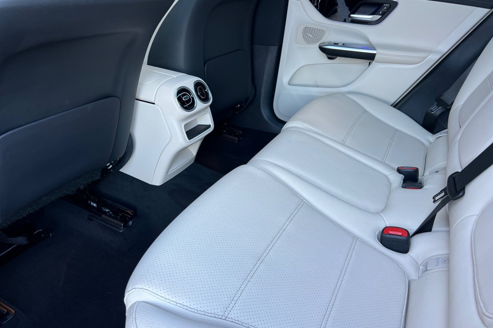 Certified 2024 Mercedes-Benz GLC 300 4MATIC image 26
