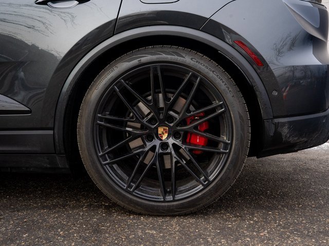 Certified 2025 Porsche Macan 4S Electric image 13