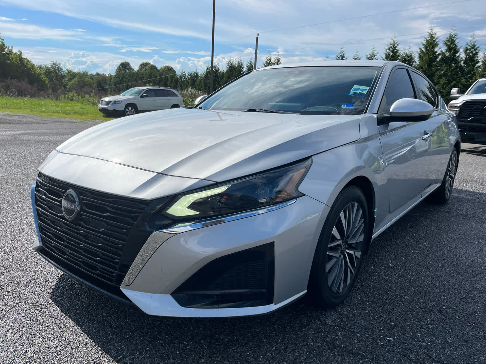 Used 2023 Nissan Altima 2.5 SV w/ SV Premium Package FWD image 8