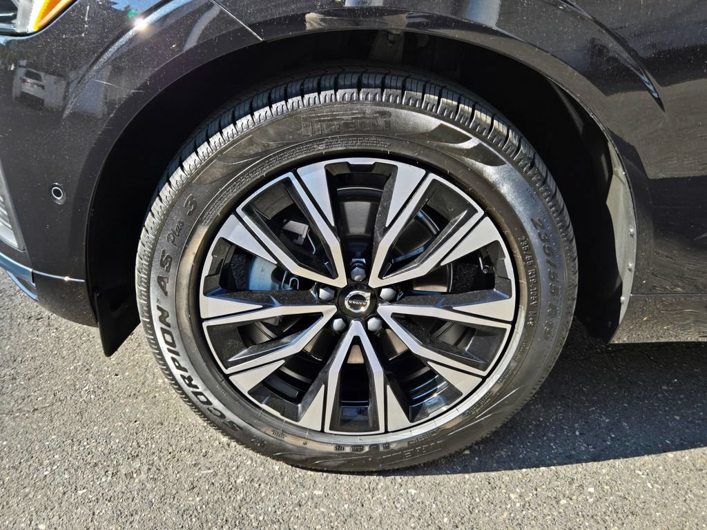 Certified 2023 Volvo XC60 B5 Plus w/ Climate Package AWD/4WD image 9