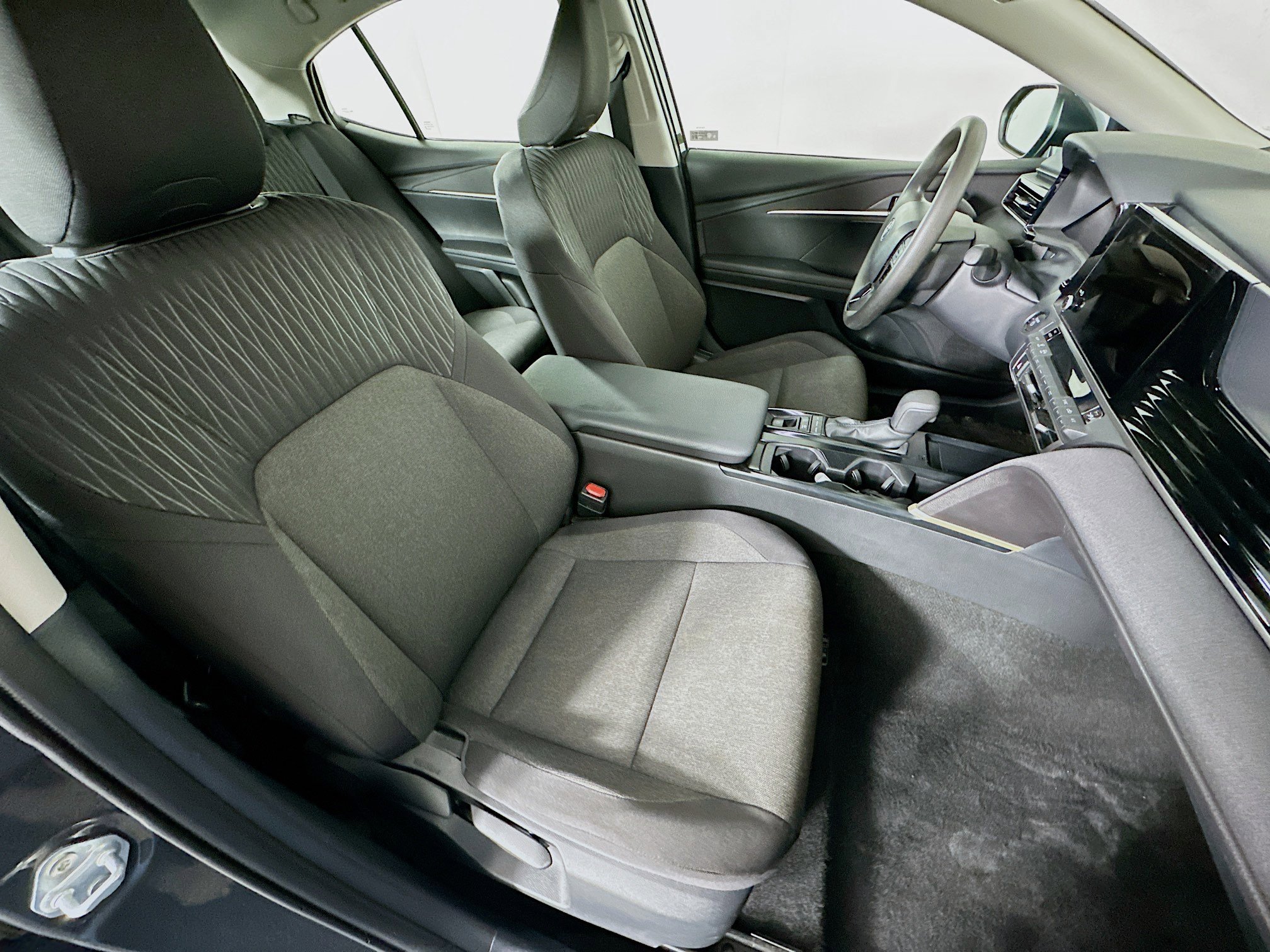 Used 2025 Toyota Camry LE image 31