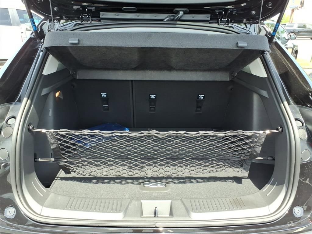 New 2026 Chevrolet Trax LT w/ Sunroof Package FWD image 15