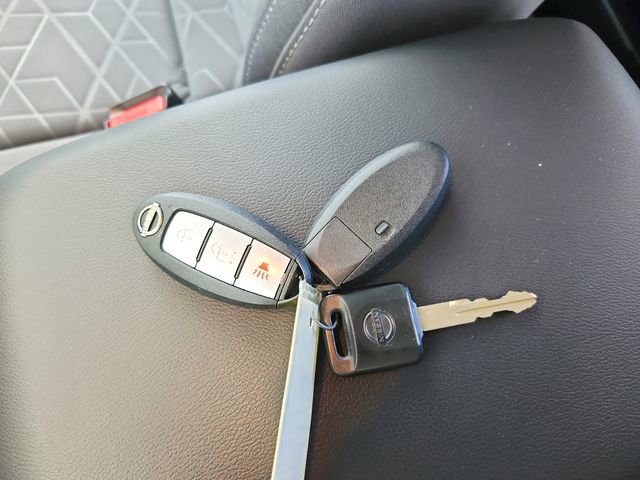 Used 2025 Nissan Frontier SV image 31