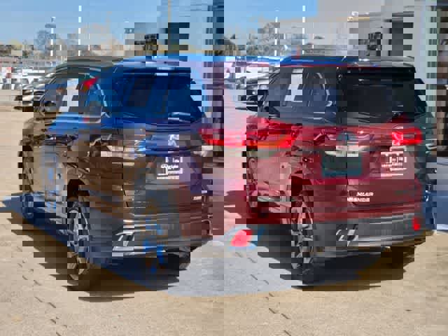 Used 2017 Toyota Highlander Limited Platinum image 4