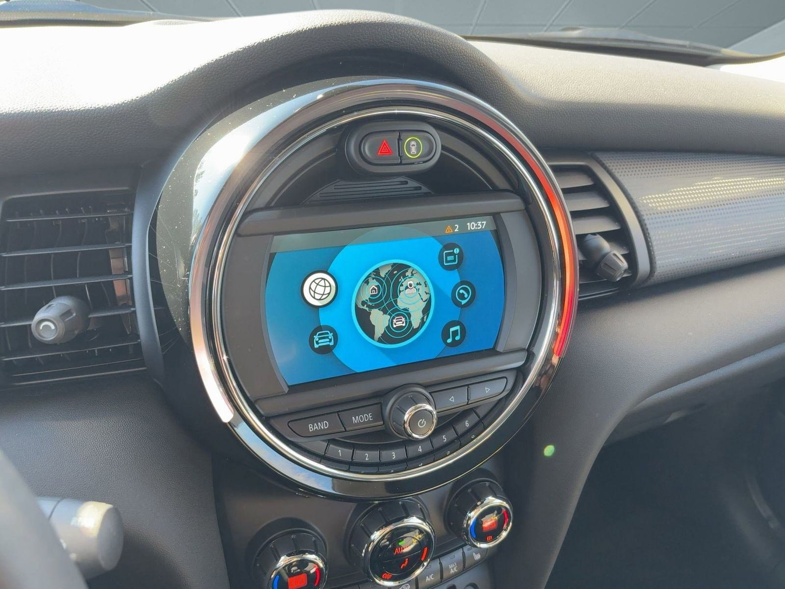 Used 2020 MINI Cooper 2-Door Hardtop w/ Storage Package image 21