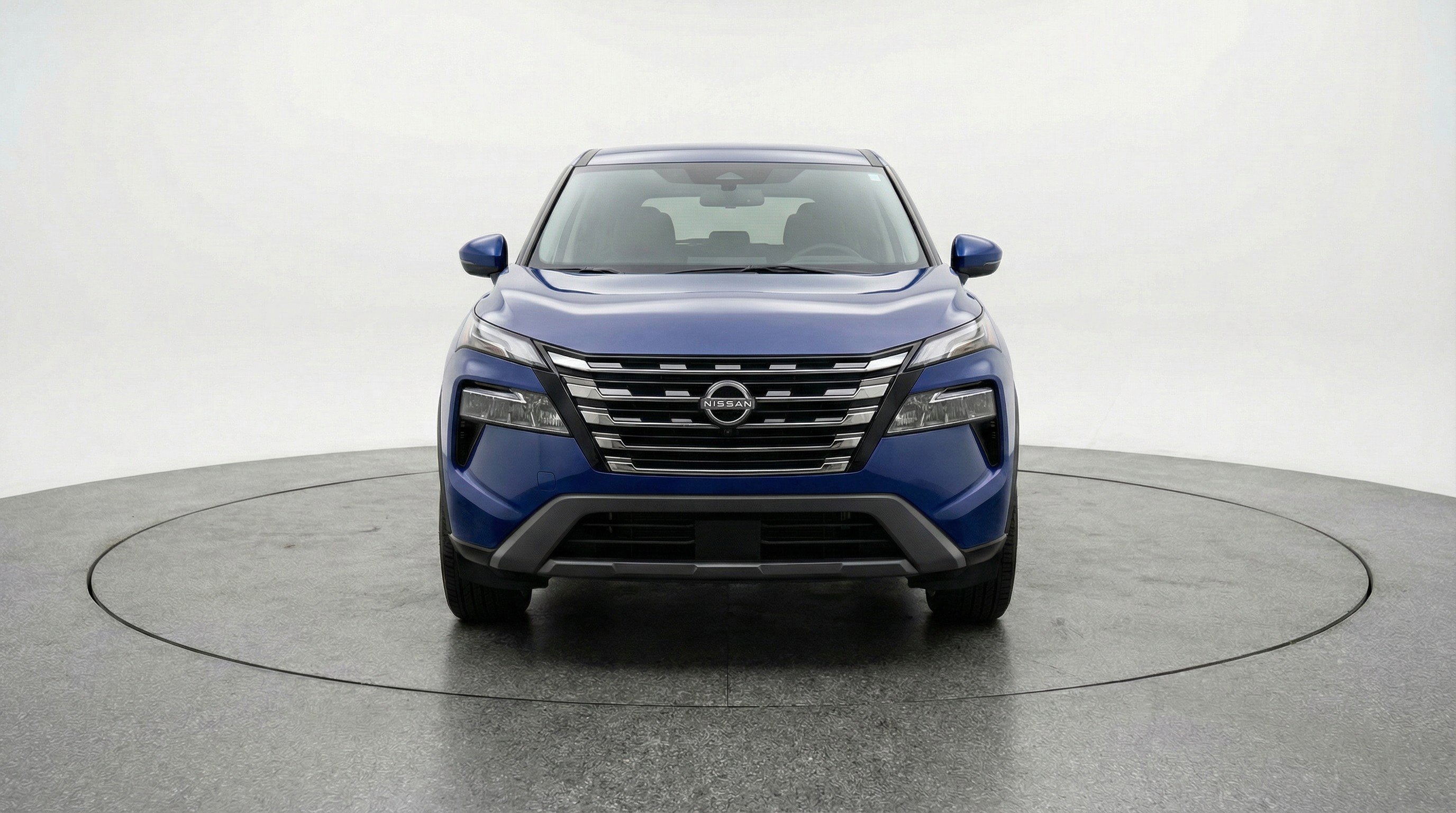 Used 2025 Nissan Rogue SV image 2