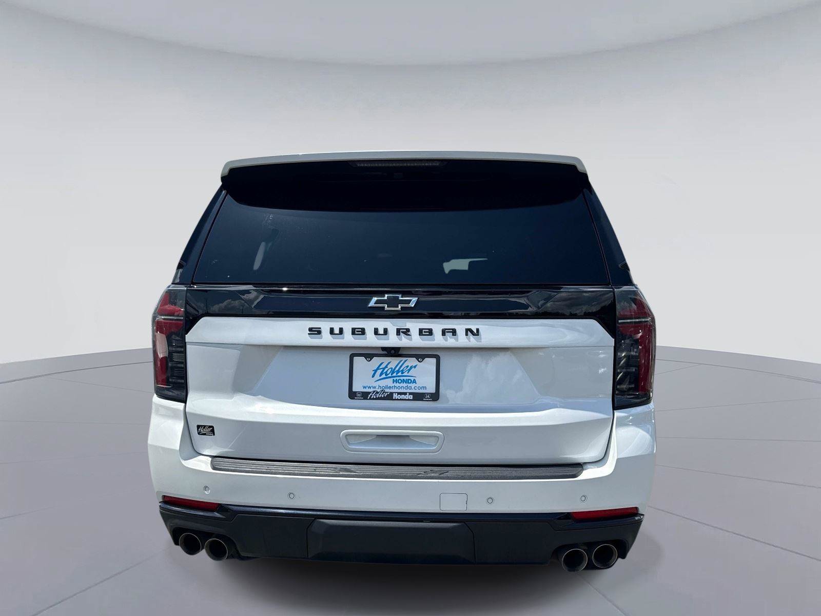 Used 2025 Chevrolet Suburban Z71 AWD/4WD image 5