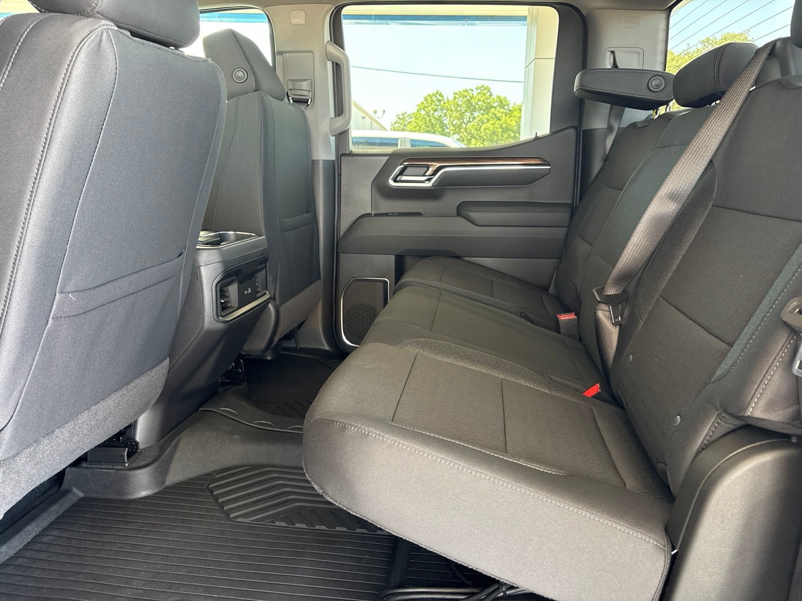 New 2026 Chevrolet Silverado 1500 LT Trail Boss w/ LPO, Dark Essentials Package AWD/4WD image 14