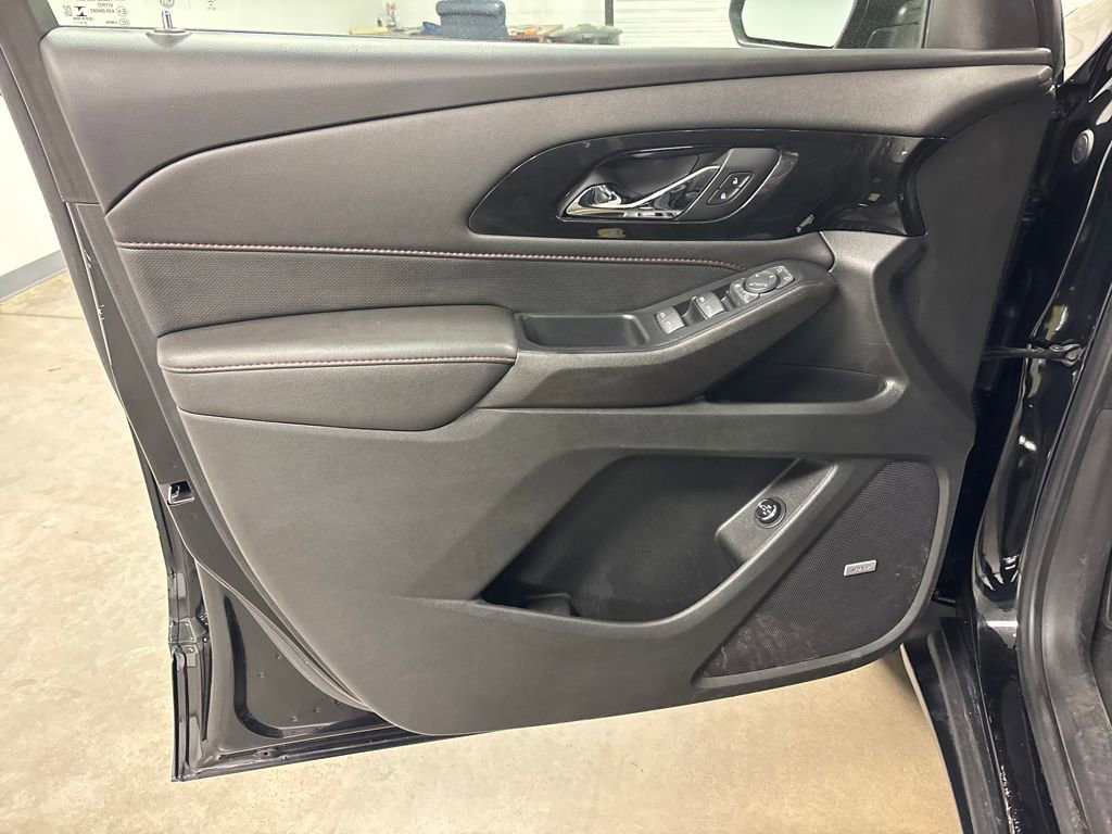 Used 2022 Chevrolet Traverse RS image 22