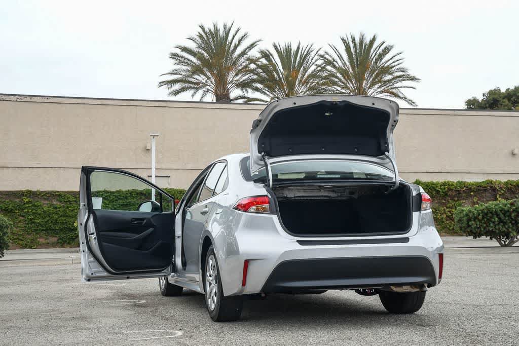 Used 2025 Toyota Corolla LE FWD image 26