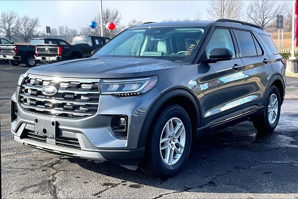 New 2026 Ford Explorer Active w/ Active Comfort Package image 2
