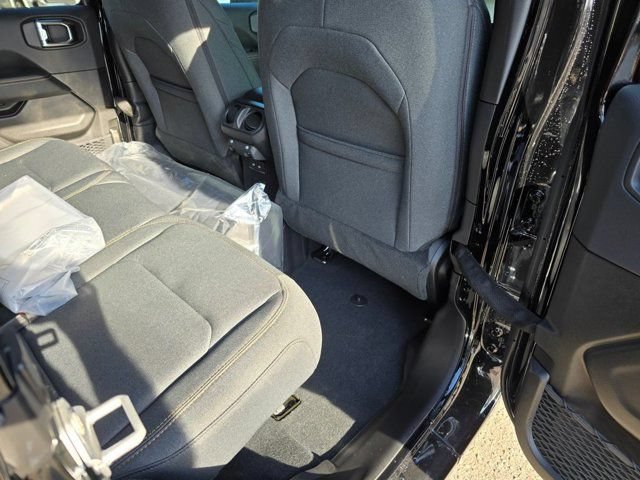 New 2025 Jeep Wrangler Unlimited Sahara w/ Safety Group AWD/4WD image 29