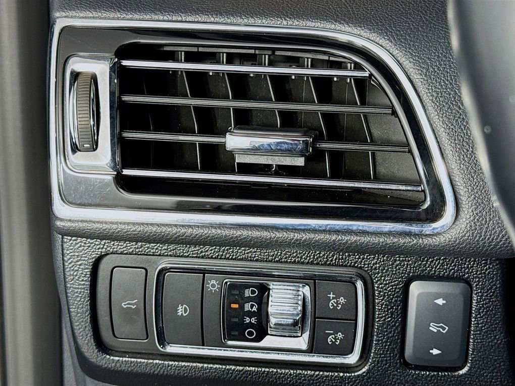 Used 2024 Lincoln Navigator L 4WD image 14