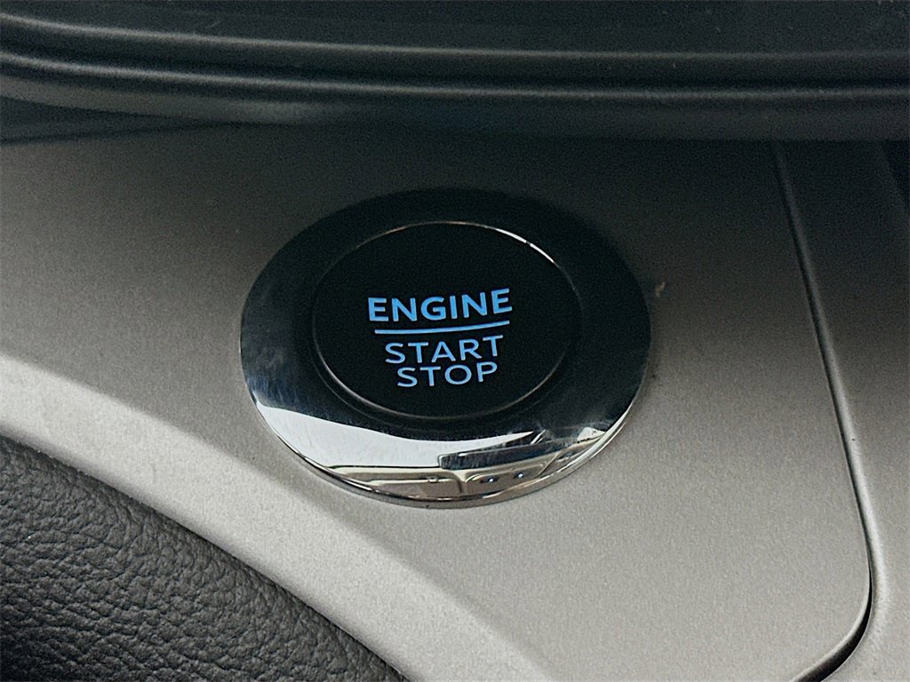 Used 2023 Ford Explorer XLT image 27