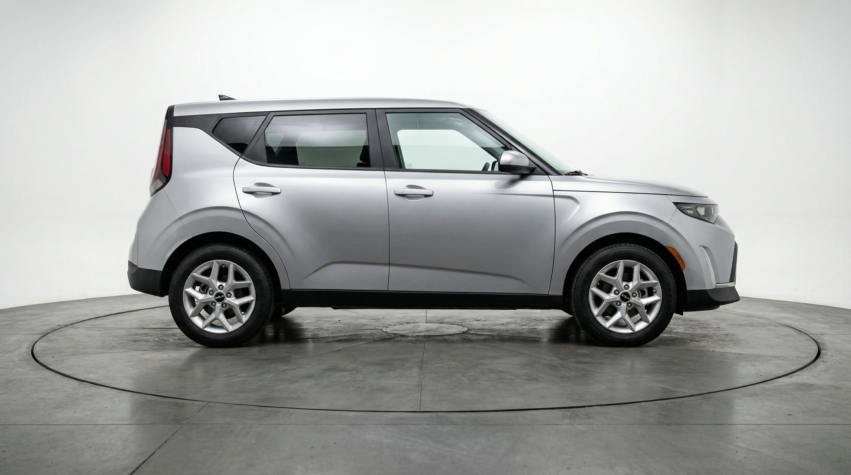 Used 2025 Kia Soul LX w/ LX Technology Package image 11