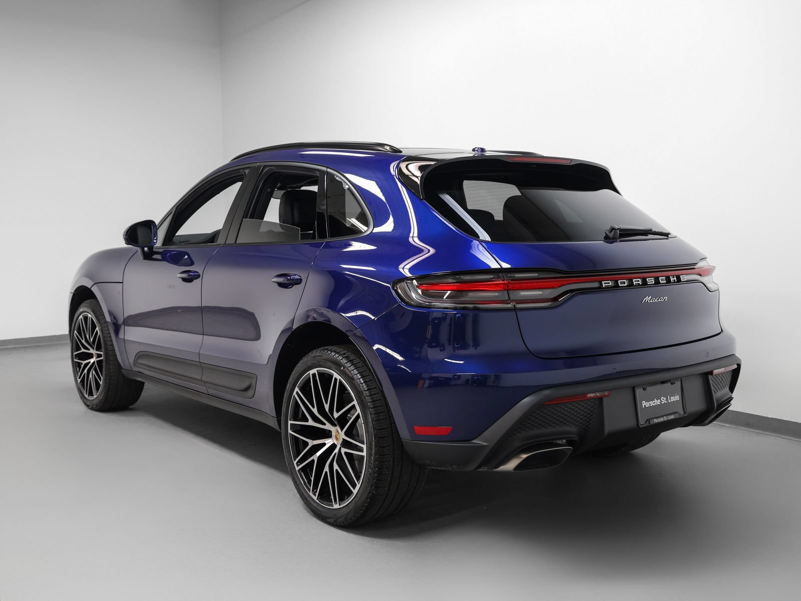 New 2026 Porsche Macan AWD/4WD image 3