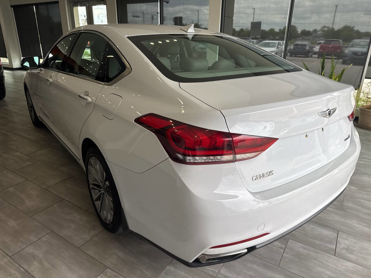 Used 2015 Hyundai Genesis 3.8 AWD/4WD image 11