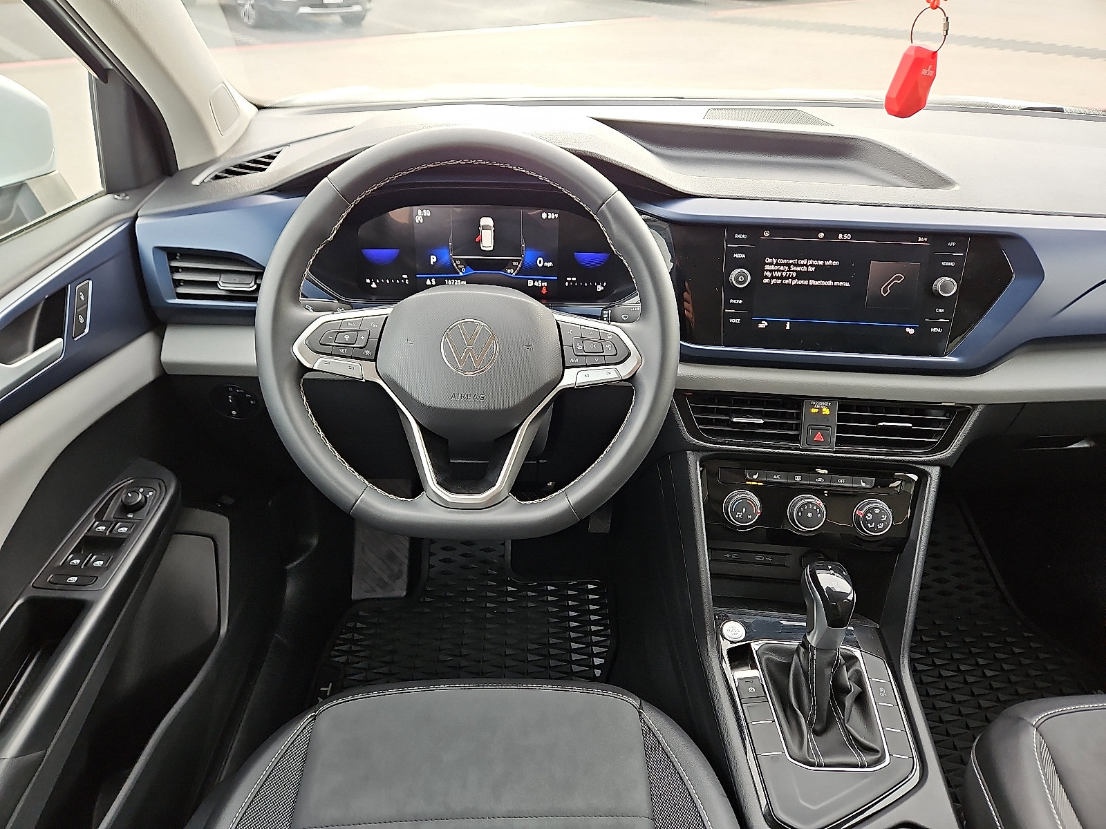 Certified 2023 Volkswagen Taos SE w/ Black Wheel Package image 7