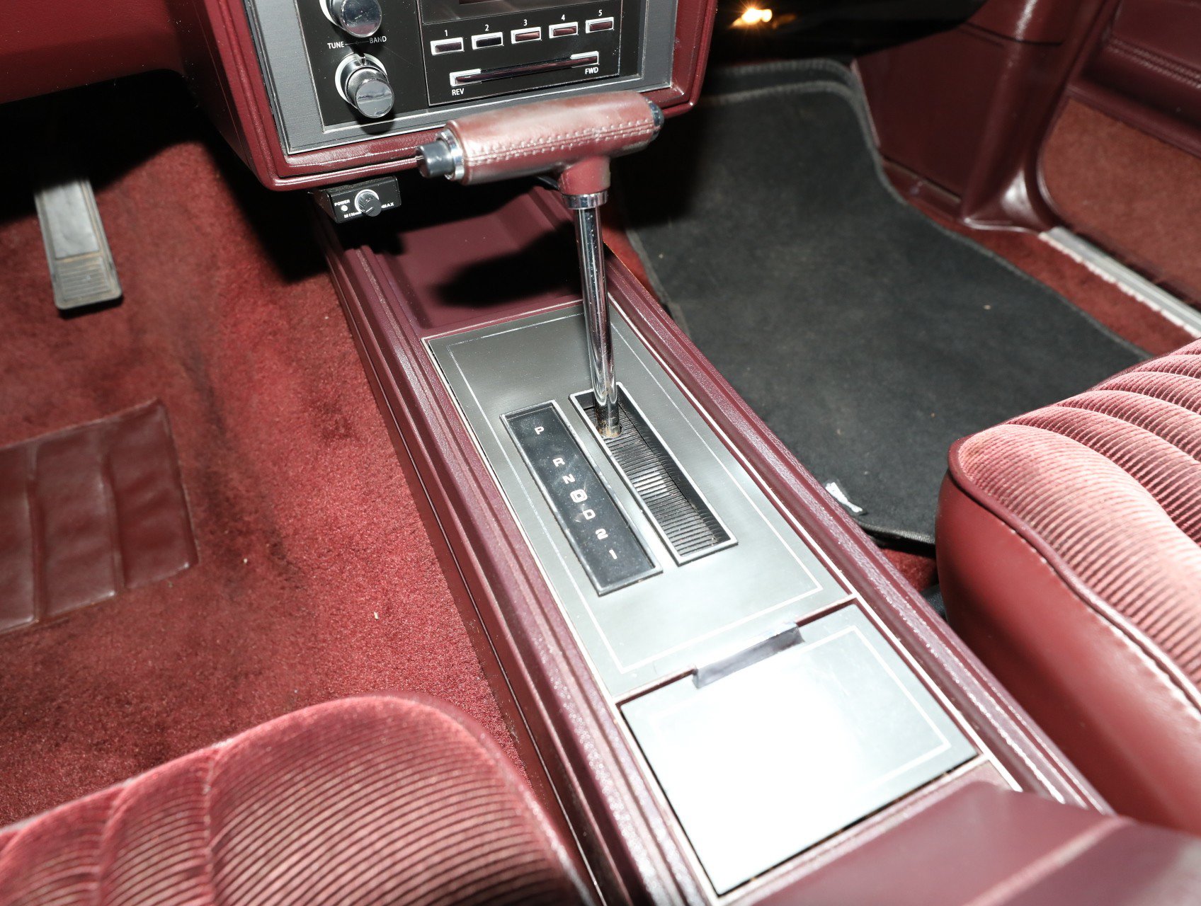 Used 1987 Oldsmobile Cutlass Supreme Salon RWD image 54