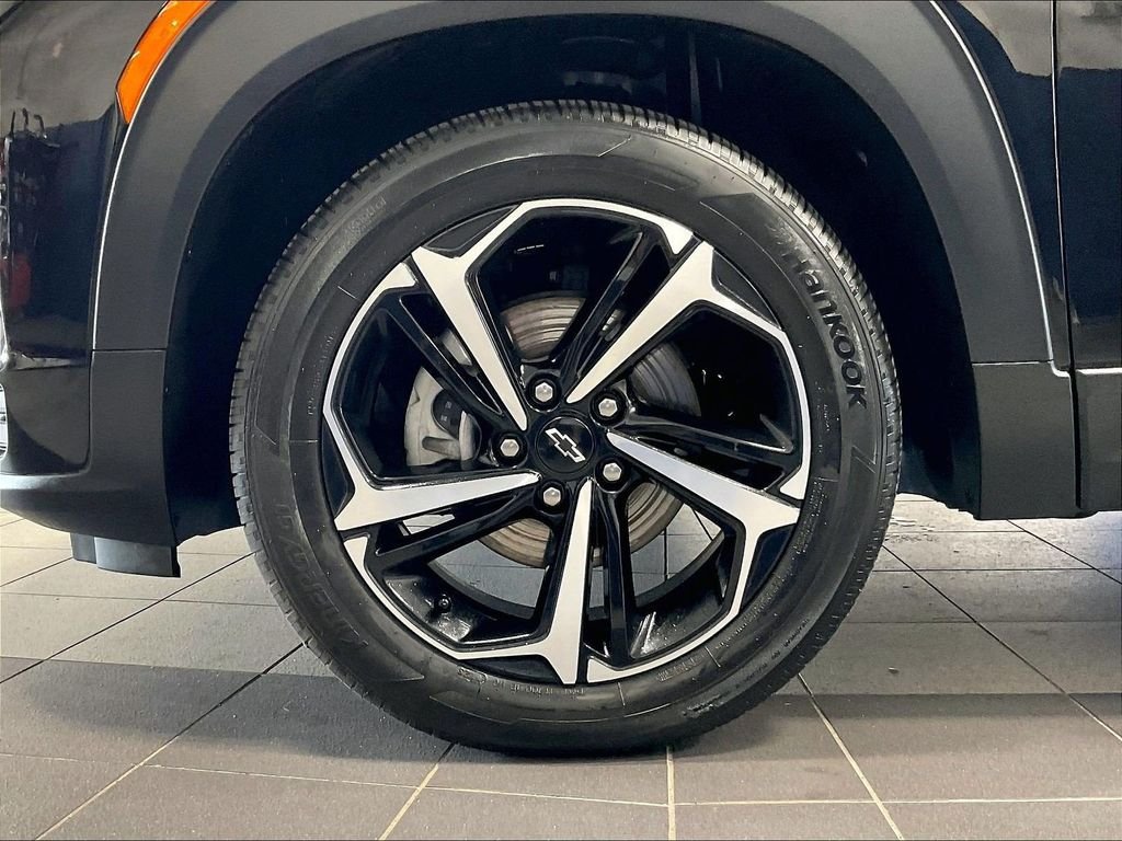 Used 2023 Chevrolet TrailBlazer RS w/ Technology Package FWD image 7