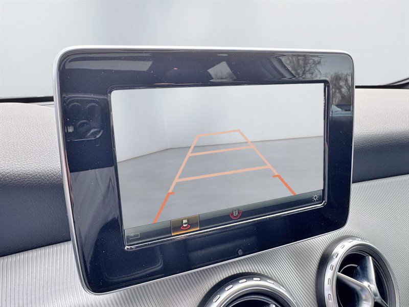 Used 2017 Mercedes-Benz GLA 250 4MATIC image 17