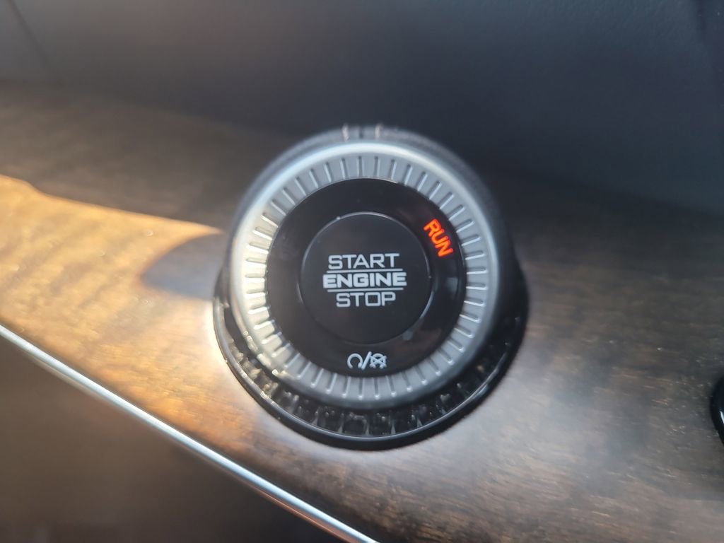 Used 2024 Jeep Grand Wagoneer L 4WD image 28