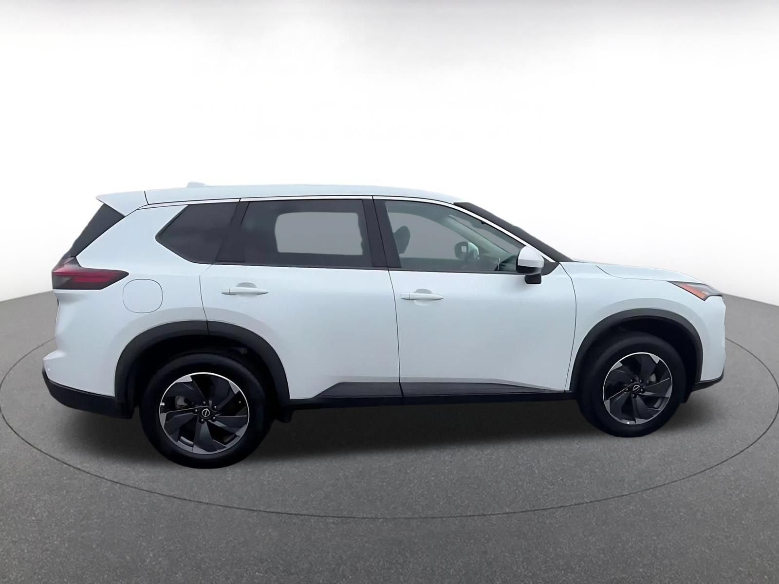 Used 2025 Nissan Rogue SV FWD image 16
