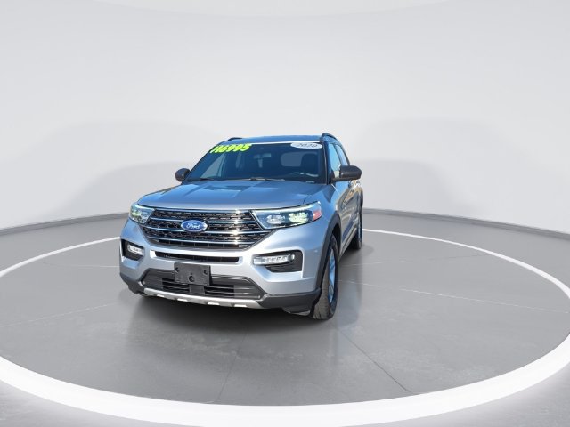 Used 2020 Ford Explorer XLT w/ Equipment Group 202A RWD image 3