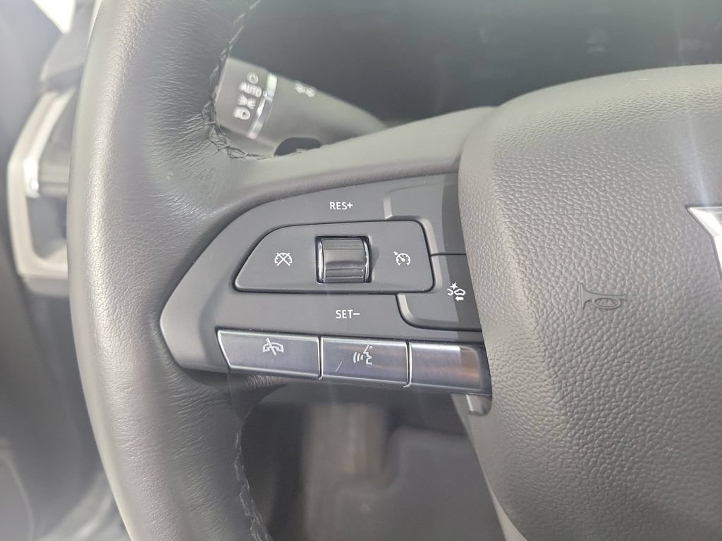 Used 2025 Cadillac XT4 Premium Luxury FWD image 21
