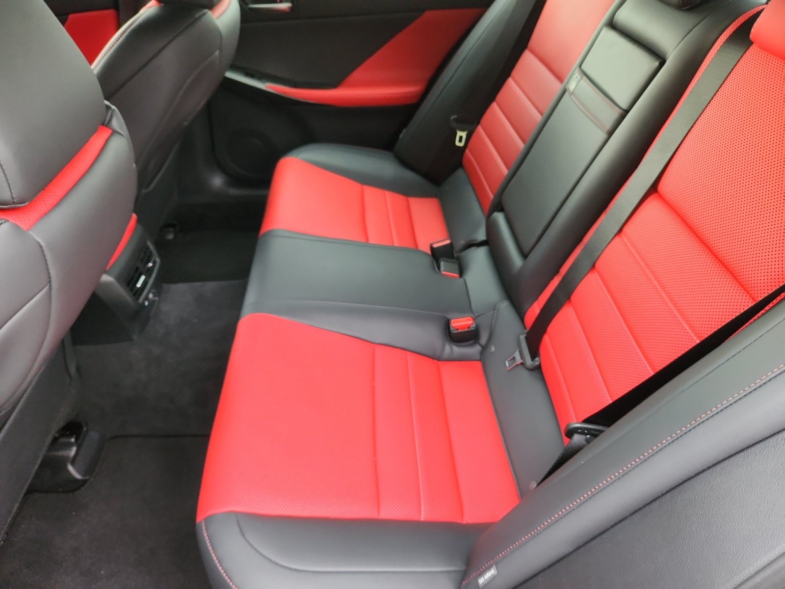 Used 2026 Lexus IS 350 F Sport w/ Technology Package RWD image 17
