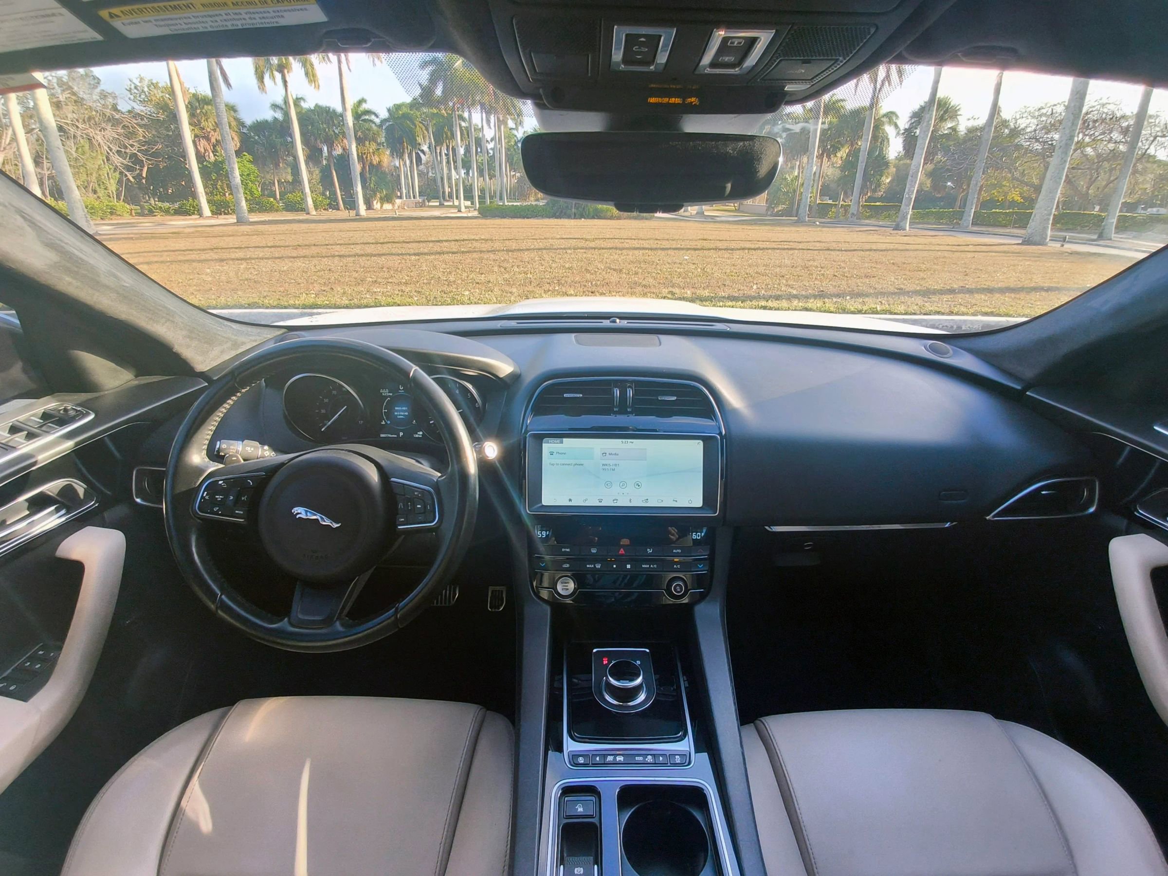 Used 2019 Jaguar F-PACE Premium image 21