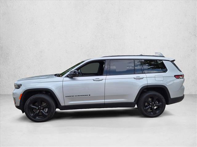 Used 2024 Jeep Grand Cherokee L Limited w/ Luxury Tech Group II AWD/4WD image 7