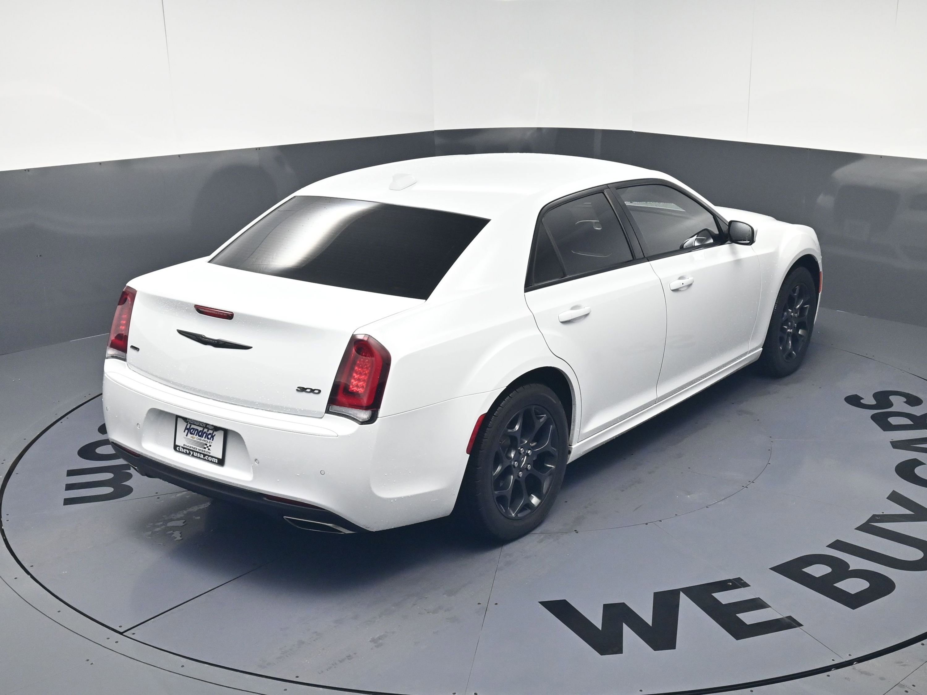 Used 2023 Chrysler 300 Touring L w/ Comfort Group image 17