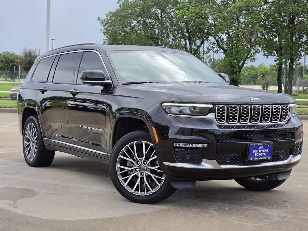 Used 2024 Jeep Grand Cherokee L Summit AWD/4WD image 2