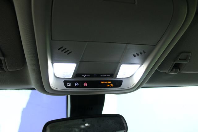 Used 2020 GMC Terrain SLE FWD image 17
