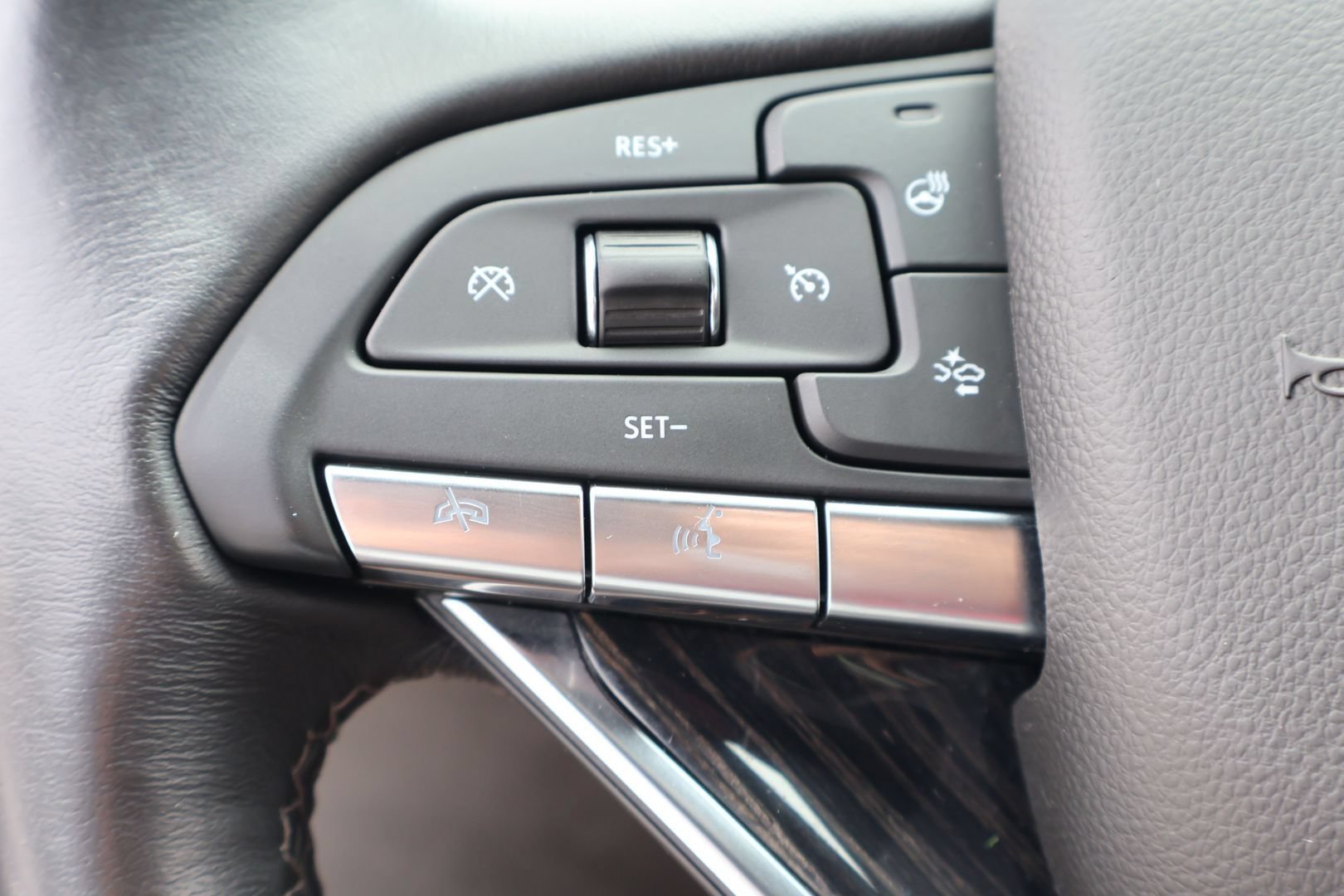 Certified 2023 Cadillac XT6 Premium Luxury AWD/4WD image 25