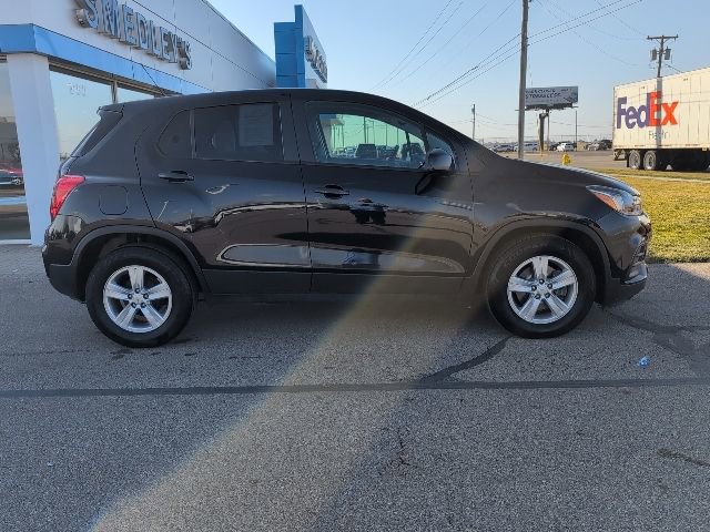 Used 2021 Chevrolet Trax LS w/ Tint and Cruise Package image 3