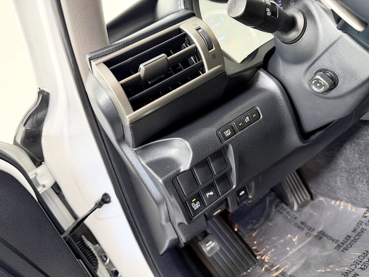 Used 2014 Lexus IS 250 w/ Luxury Package w/Gray Wood RWD image 30