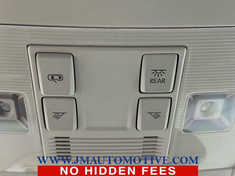 Used 2022 Volkswagen Tiguan SE image 38