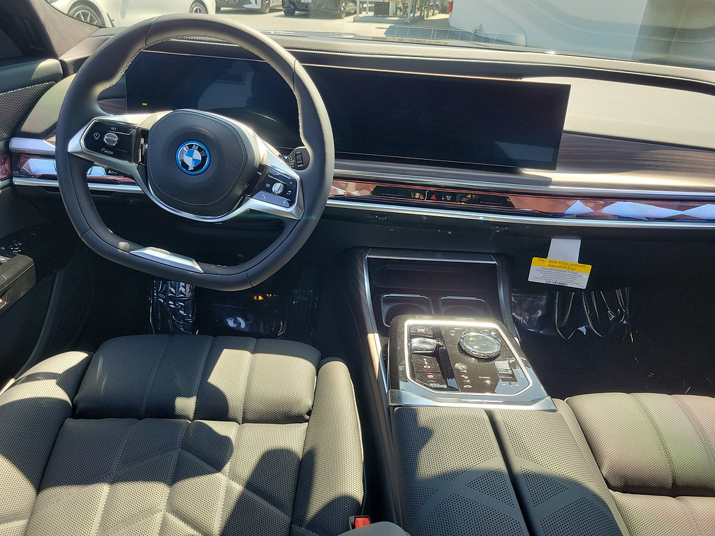 New 2026 BMW i7 M70 RWD image 11
