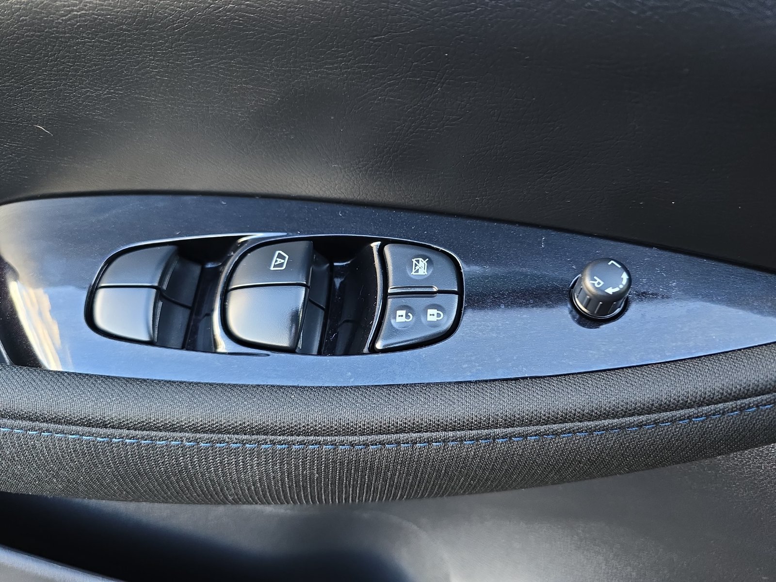 Used 2022 Nissan Leaf SV FWD image 29
