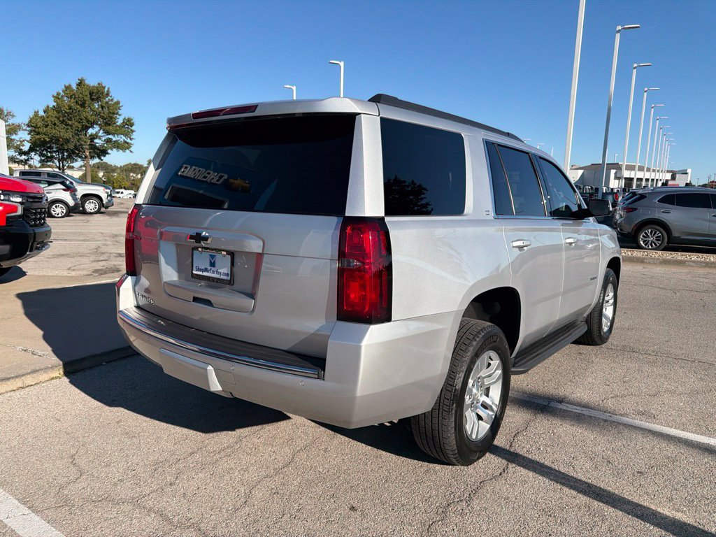 Used 2019 Chevrolet Tahoe LT w/ Luxury Package AWD/4WD image 3