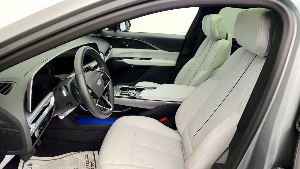 Used 2025 Cadillac Lyriq Luxury RWD image 19