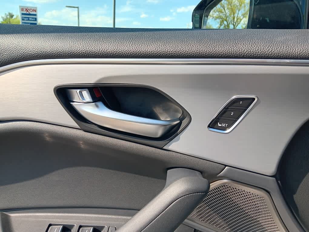 Used 2025 Acura TLX w/ Technology Package FWD image 27